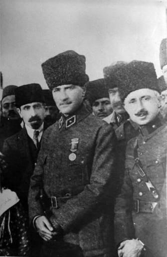 Mustafa Kemal (Atatürk) and Refet (Bele) in 1923.