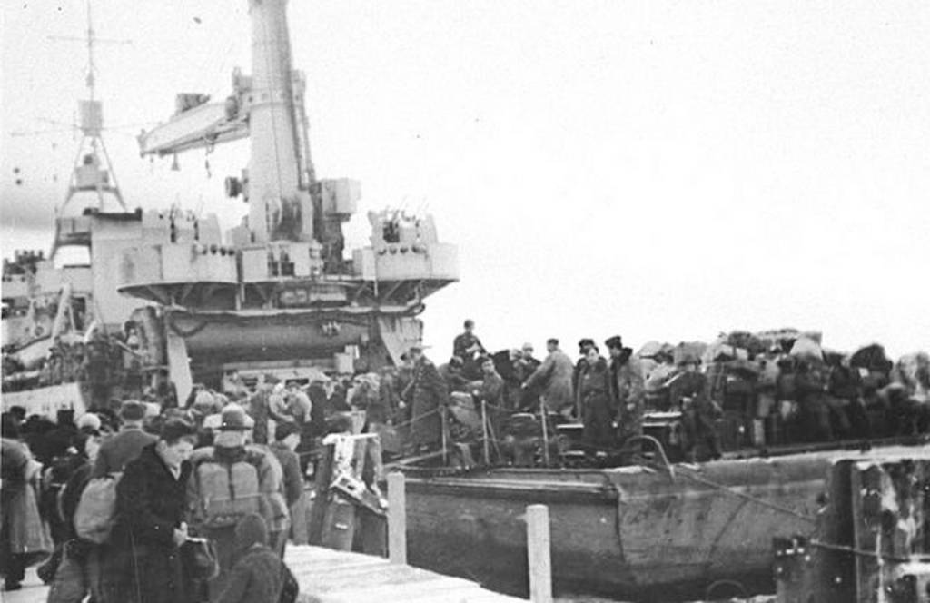 Bergung von Flüchtlingen aus Königsberg auf dem Schiff 