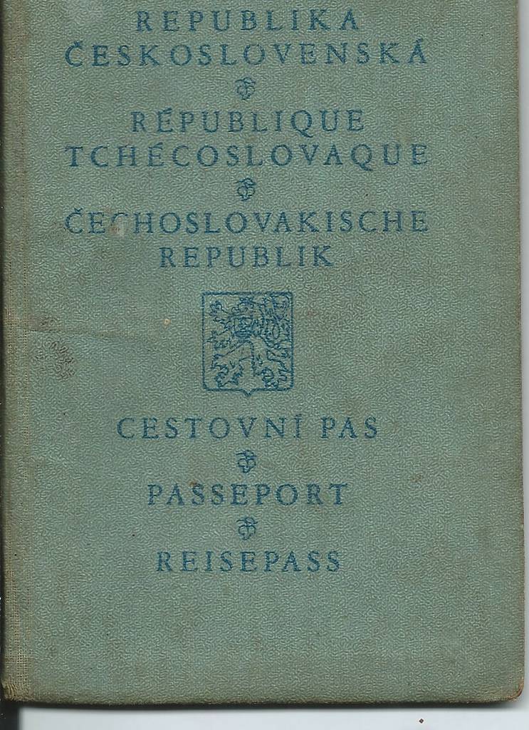 Originaler tschechischer Reisepass meiner Mutter